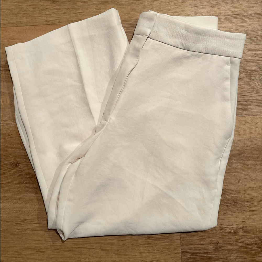 Aritzia Off-White Cropped Pants